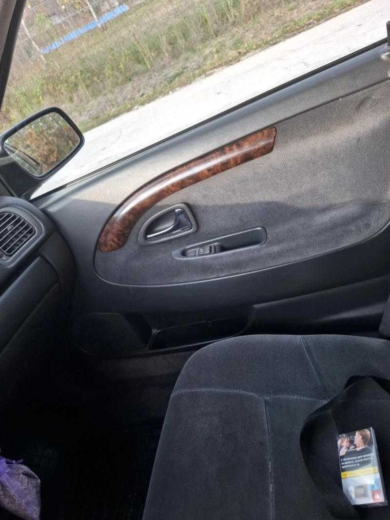 Volvo V40 1.9 di, снимка 10 - Автомобили и джипове - 52343524