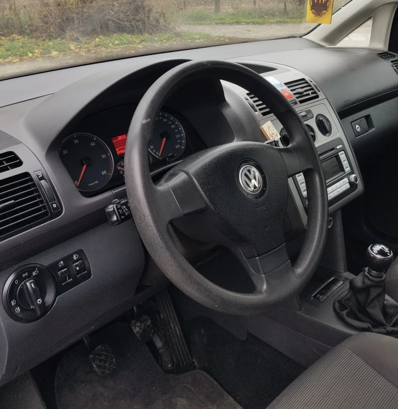 VW Touran 1.9 105 коня 7 местен, снимка 7 - Автомобили и джипове - 52680855