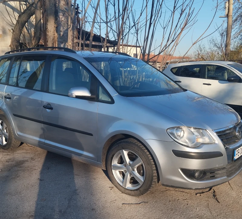 VW Touran 1.9 105 коня 7 местен, снимка 2 - Автомобили и джипове - 52861915