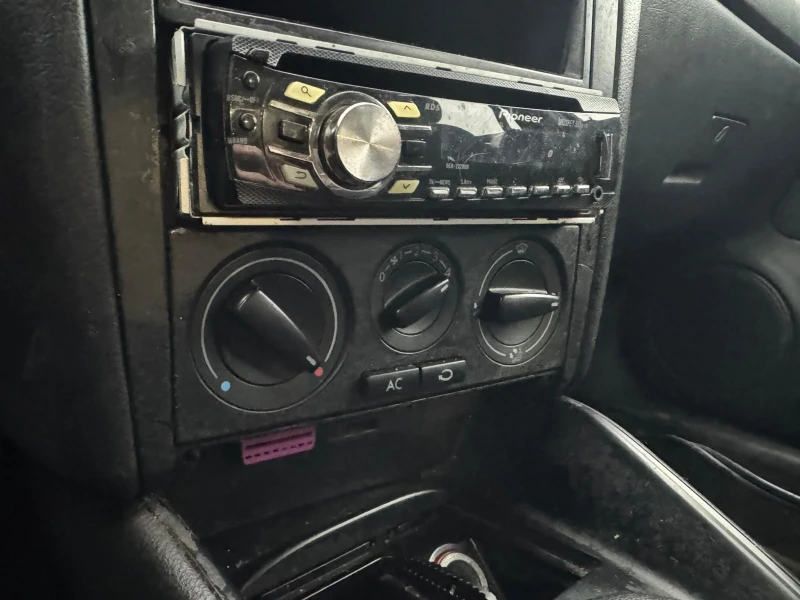 VW Golf 1.9 TDI 105 К.С НОВ ВНОС!, снимка 11 - Автомобили и джипове - 52830475