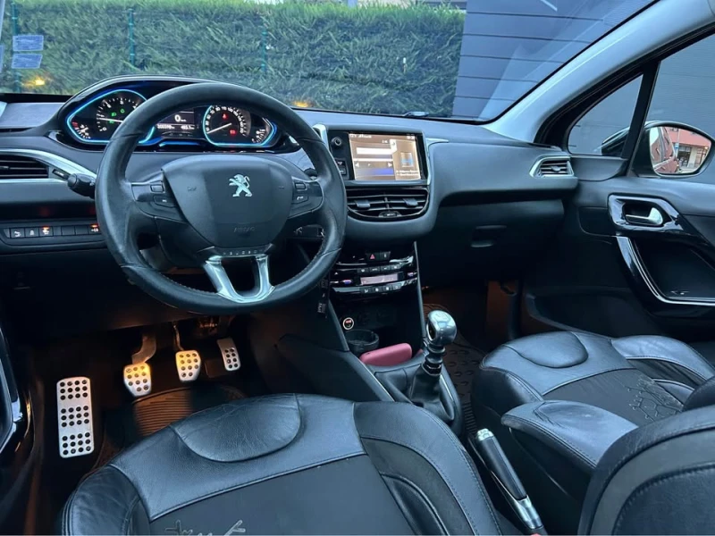 Peugeot 208, снимка 7 - Автомобили и джипове - 52874062
