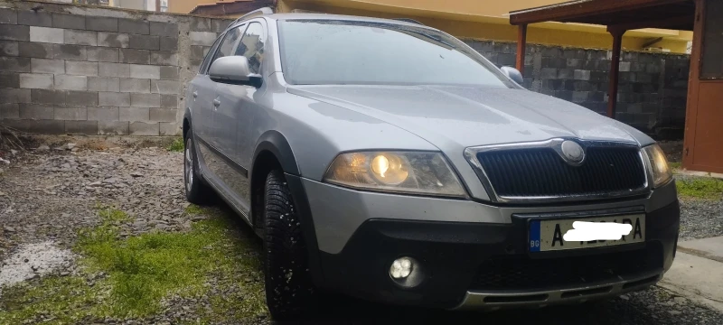 Skoda Octavia Scout 2.0 tdi BMM, снимка 14 - Автомобили и джипове - 52921126