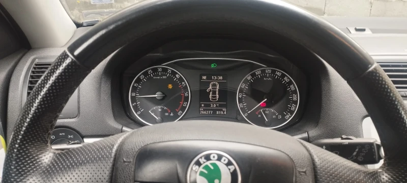 Skoda Octavia Scout 2.0 tdi BMM, снимка 16 - Автомобили и джипове - 52921126