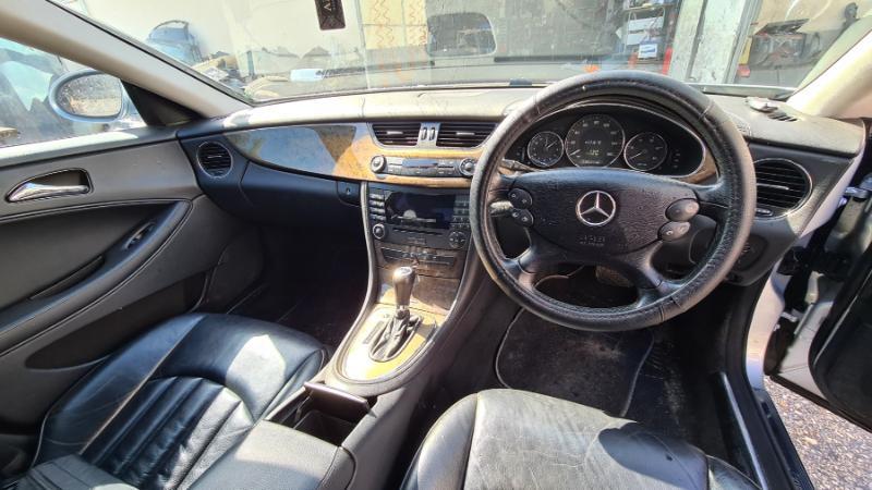 Mercedes-Benz CLS 320 CDI На Части AMG, снимка 9 - Автомобили и джипове - 45446610