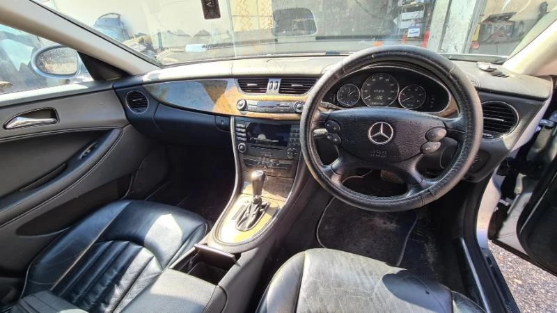 Mercedes-Benz CLS 320 CDI На Части AMG, снимка 9 - Автомобили и джипове - 47459885