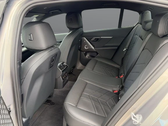 BMW 540 d xDrive = M-Sport Pro = Гаранция, снимка 11 - Автомобили и джипове - 55890202