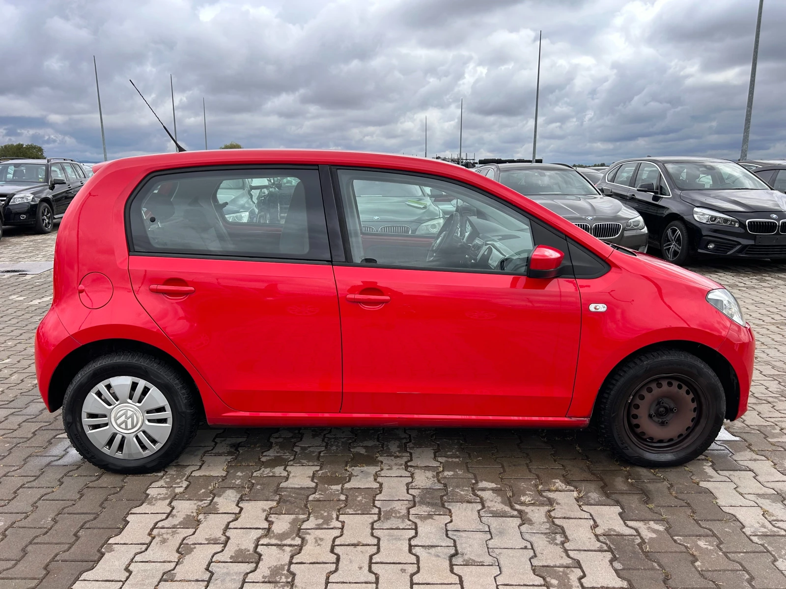 VW Up 1.0i EURO 5 ЛИЗИНГ - изображение 5