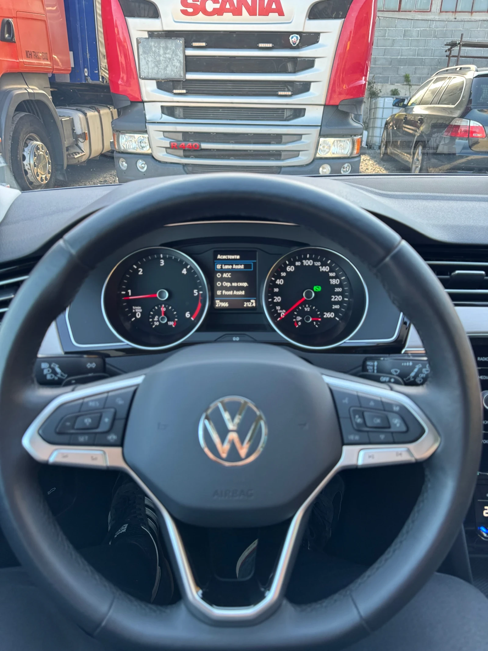 VW Passat 2.0 TDI HIGLINE - изображение 9