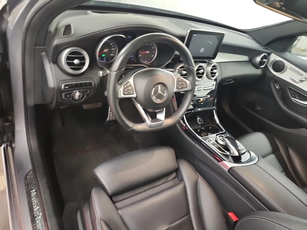 Mercedes-Benz C 300 AMG Line - изображение 5
