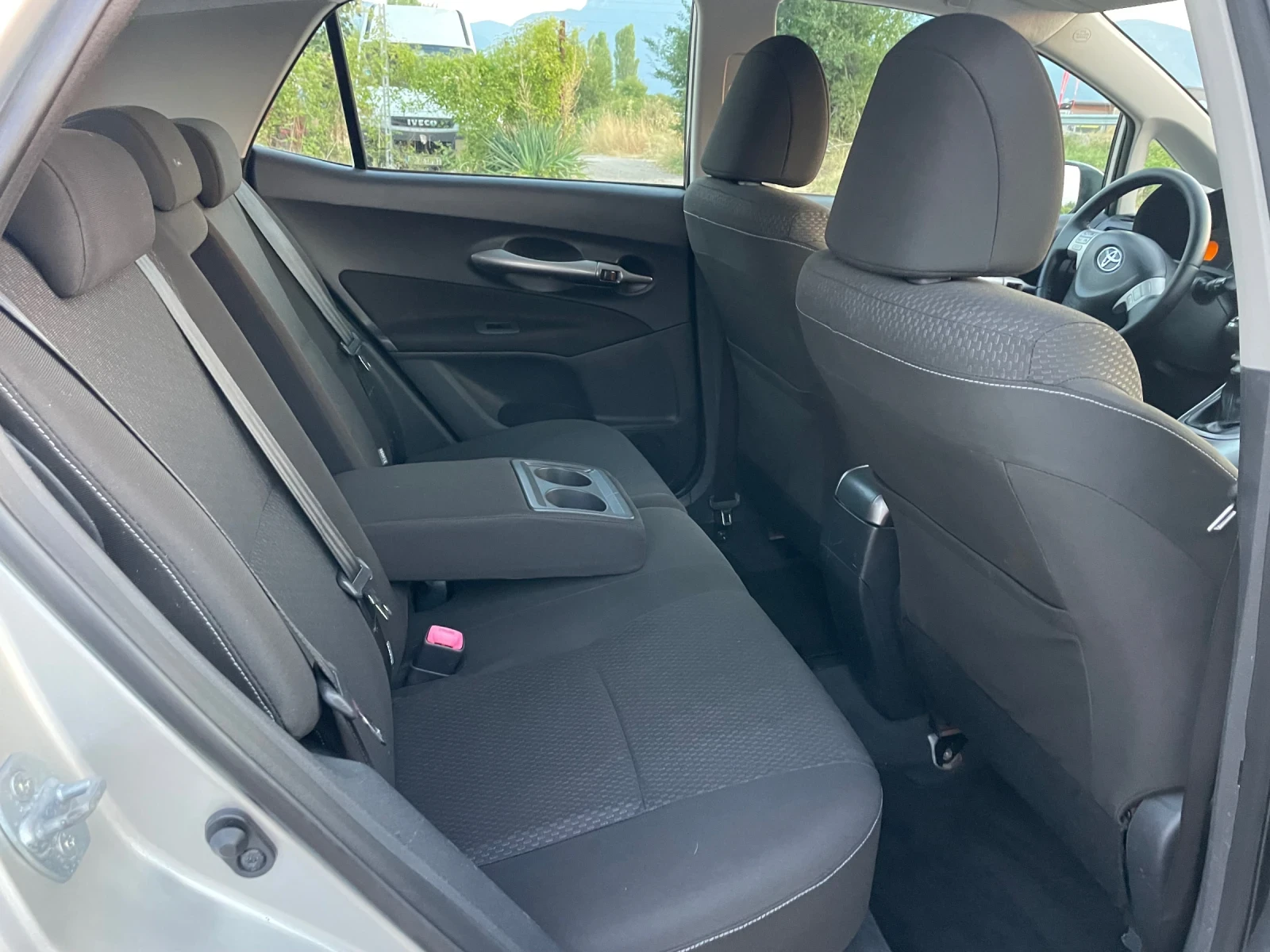 Toyota Auris 2.0d4d-126-ITALIA - изображение 7