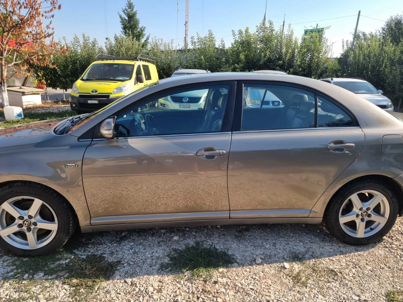 Toyota Avensis 2.2 FACELIFT - изображение 2