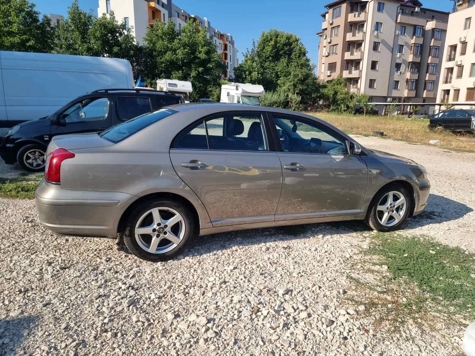 Toyota Avensis 2.2 FACELIFT - изображение 3