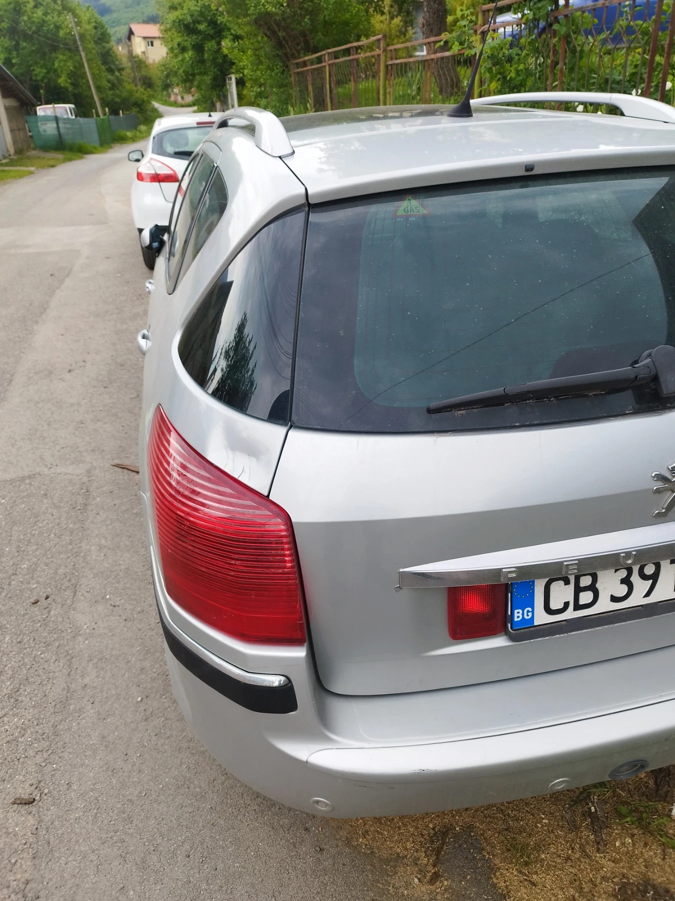 Peugeot 407 2.2 - изображение 4