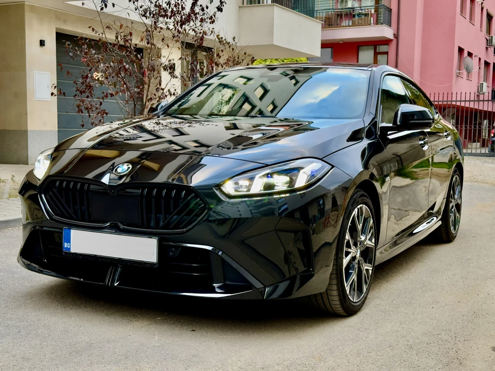 BMW 120 220GranCoupe* 360* Massage* Harman Kardon* Гаранци - изображение 2