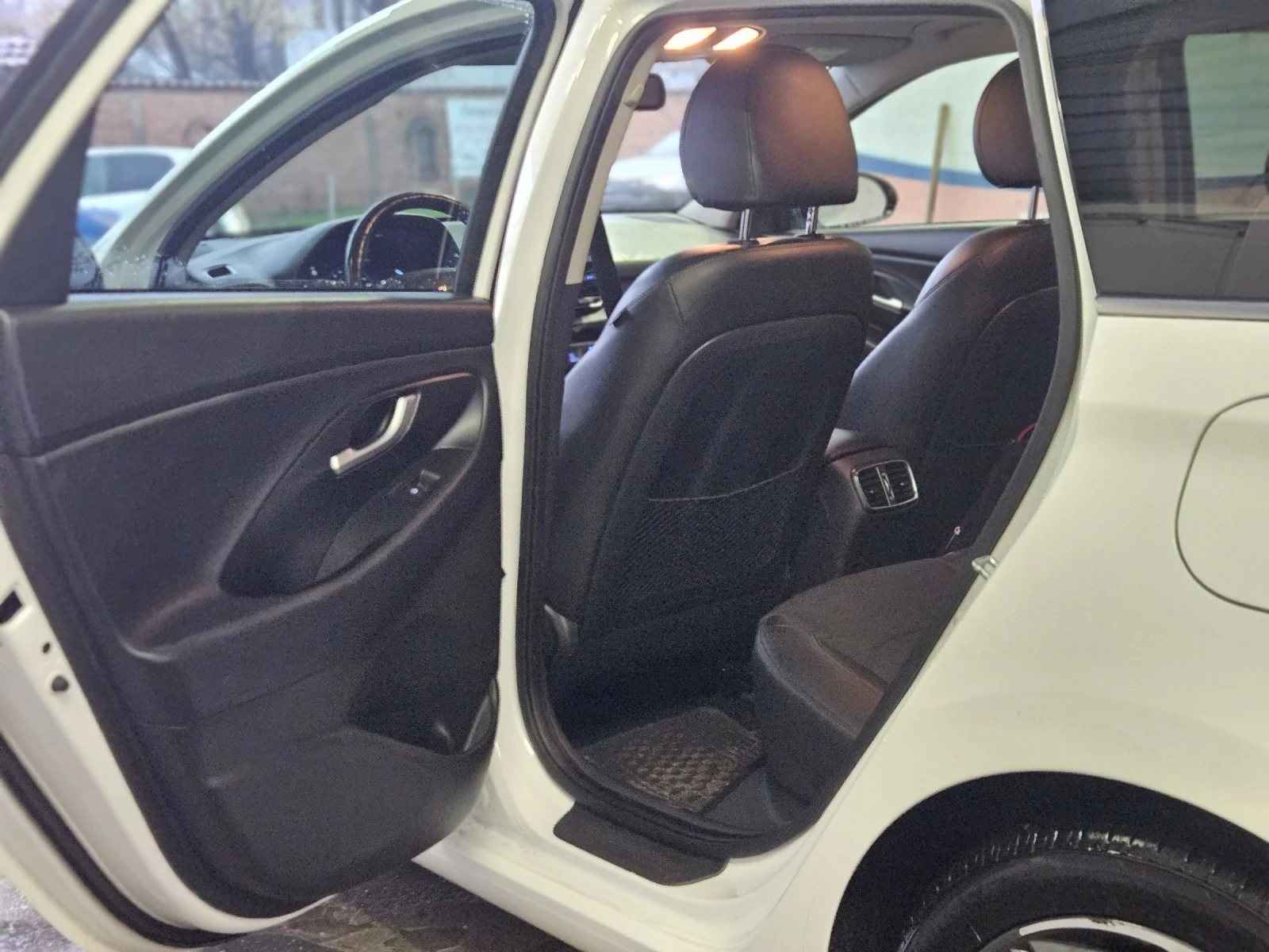 Hyundai I30 | Mobile.bg � ����������� 14