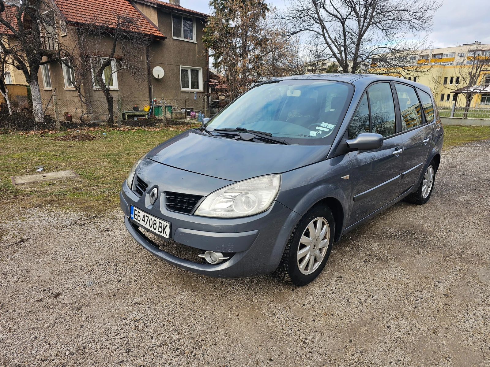 Renault Scenic Фейслифт - изображение 8