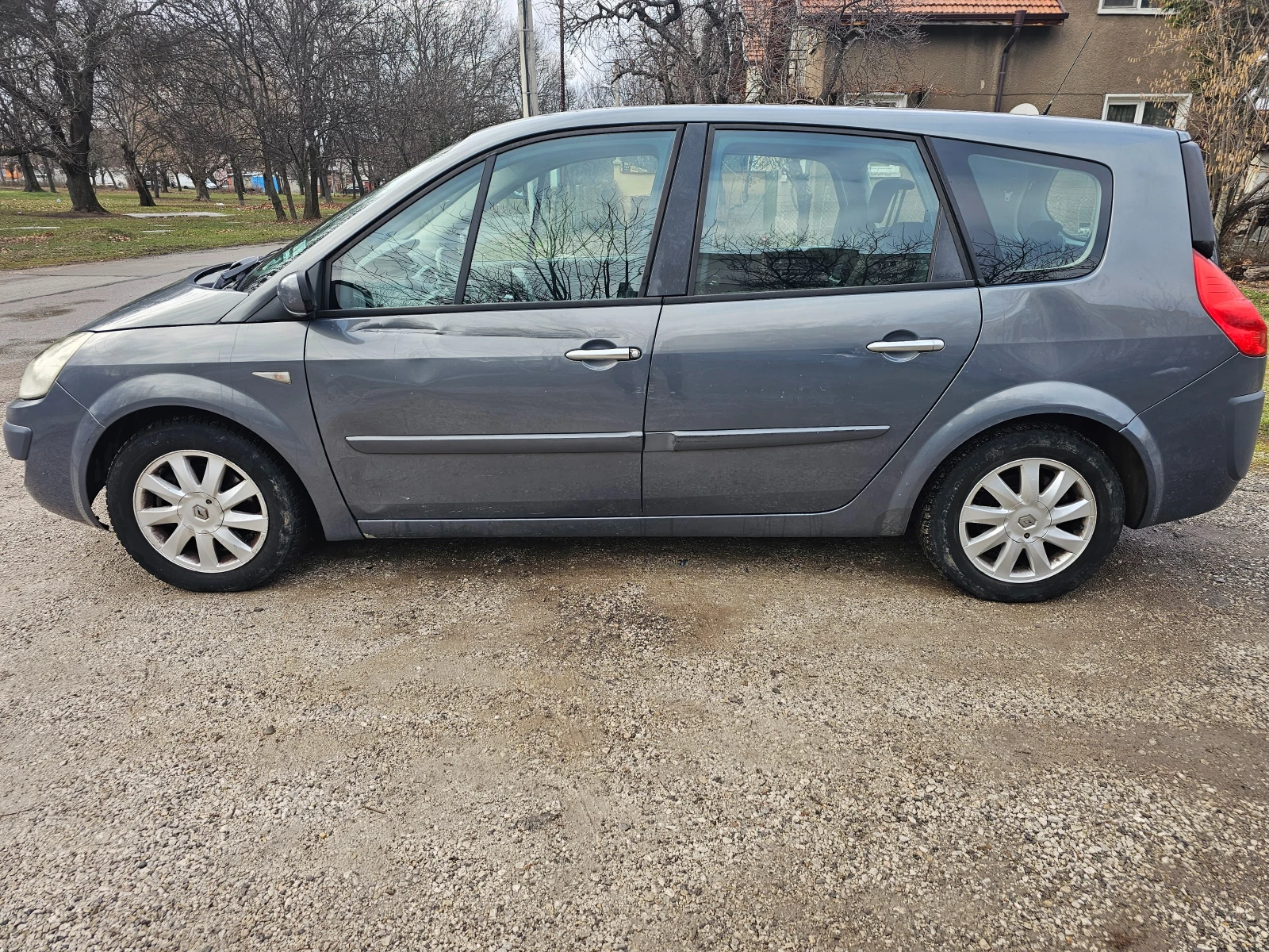 Renault Scenic Фейслифт - изображение 7