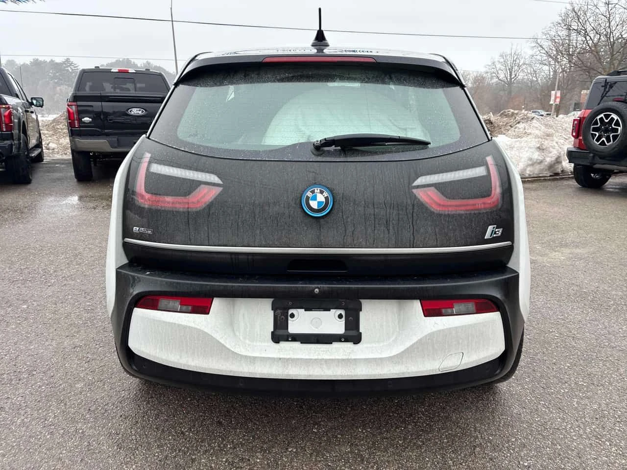 BMW i3 Auto w/Range Extender  CARFAX, снимка 4 - Автомобили и джипове - 53754185