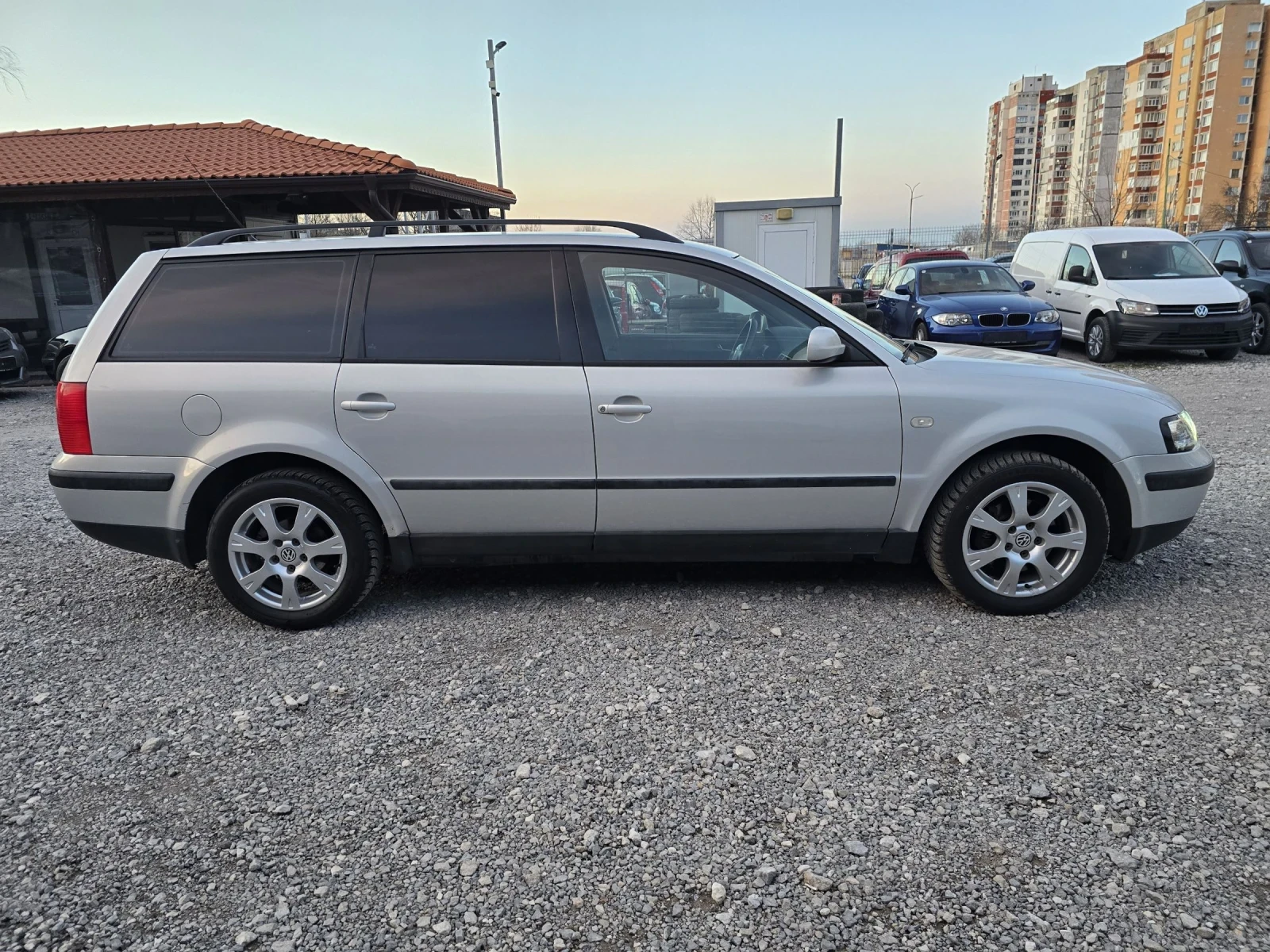 VW Passat 1.9TDI H-LINE , снимка 4 - Автомобили и джипове - 53759071