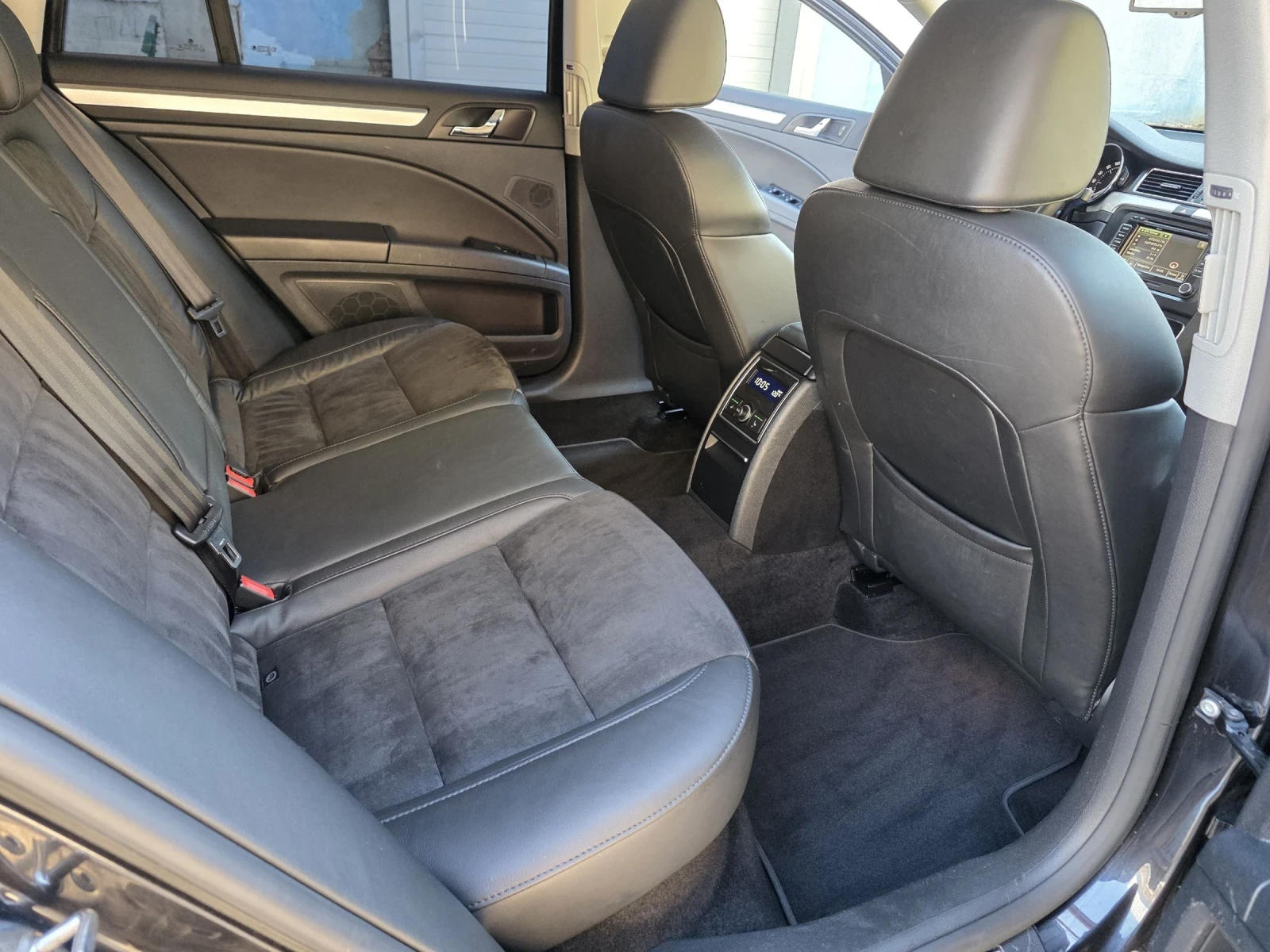 Skoda Superb 2, 0TDI-170kc  4x4 CH, снимка 14 - Автомобили и джипове - 53780348