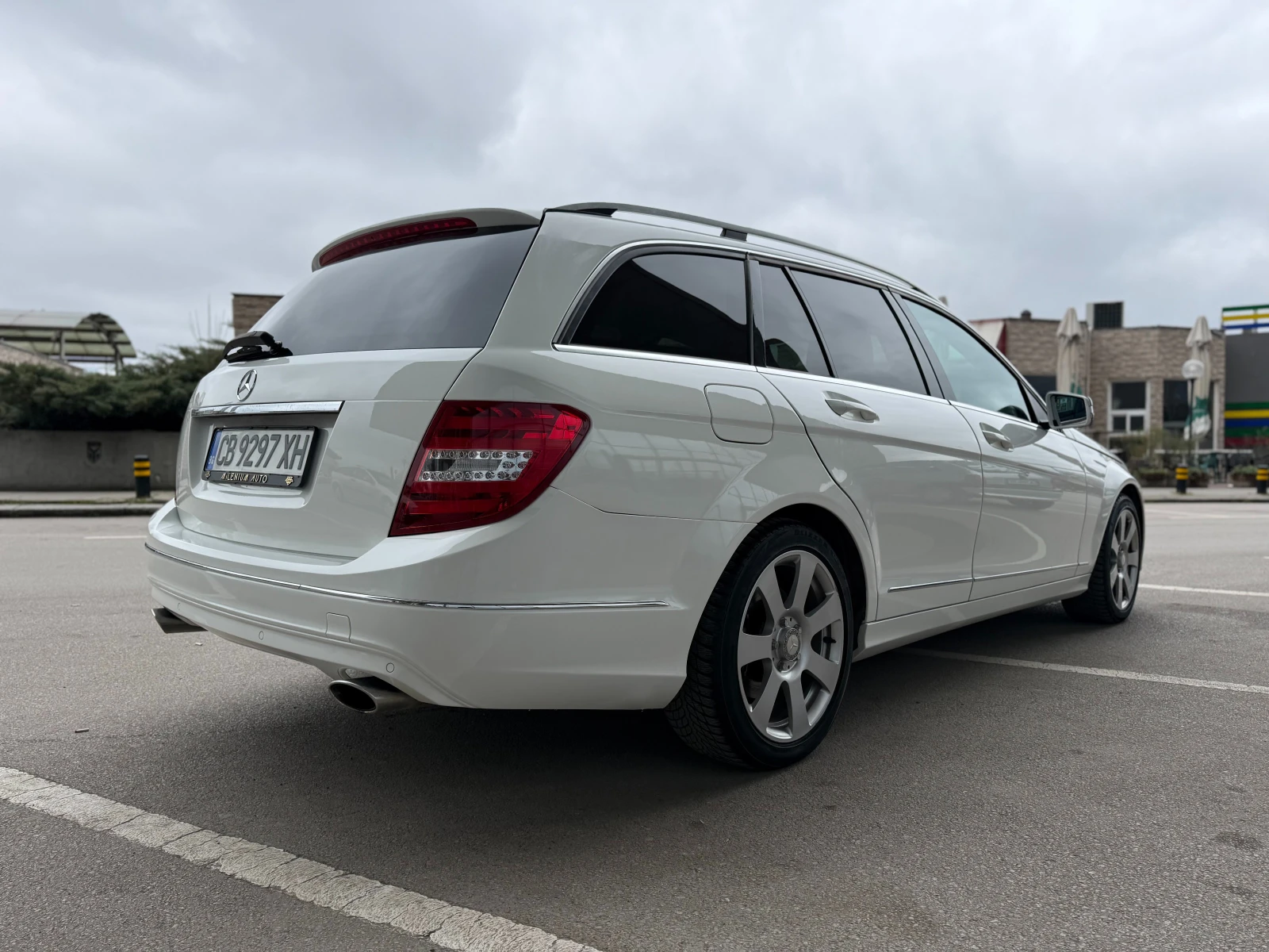 Mercedes-Benz C 300 CDI 6 МЕСЕЦА ГАРАНЦИЯ/ 231к.с. 4Matic Facelift , снимка 4 - Автомобили и джипове - 54064166