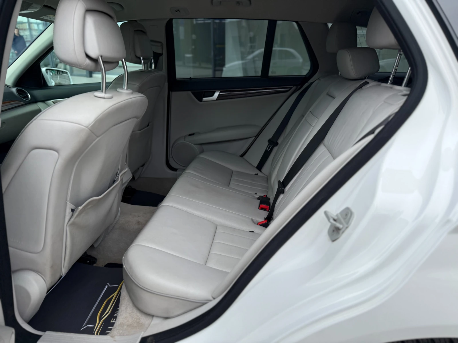 Mercedes-Benz C 300 CDI 6 МЕСЕЦА ГАРАНЦИЯ/ 231к.с. 4Matic Facelift , снимка 9 - Автомобили и джипове - 54064166