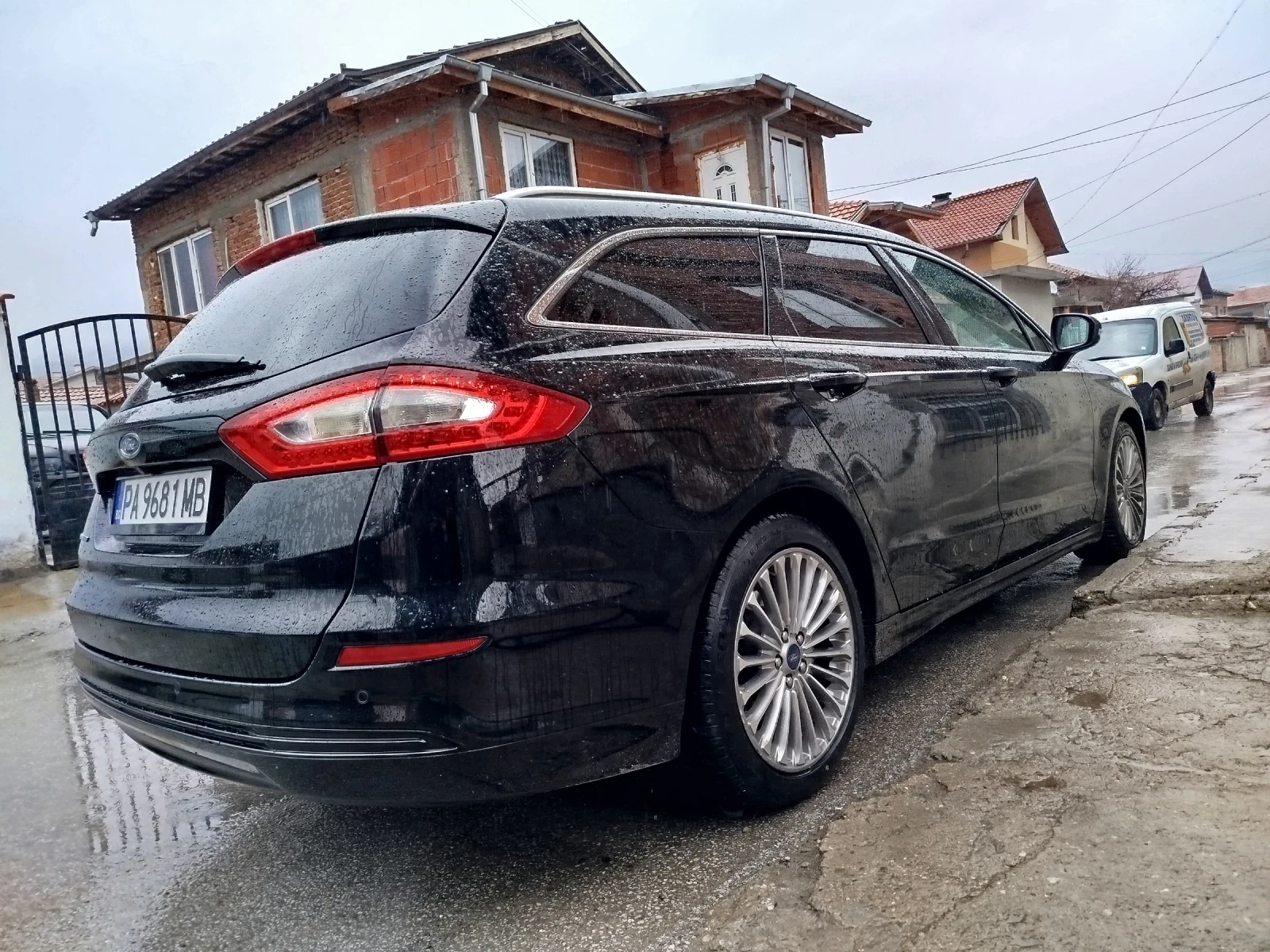 Ford Mondeo Комби, снимка 5 - Автомобили и джипове - 54082658