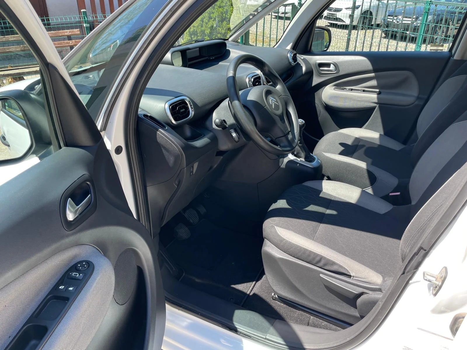 Citroen C3 Picasso 1.4i 16V Facelift, снимка 8 - Автомобили и джипове - 54324583