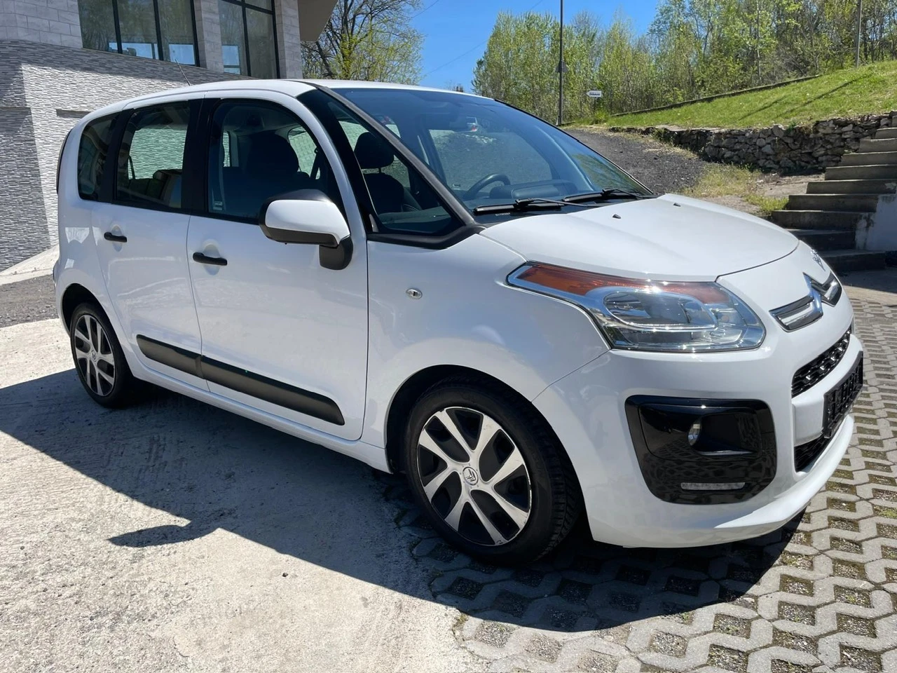 Citroen C3 Picasso 1.4i 16V Facelift, снимка 2 - Автомобили и джипове - 54324583