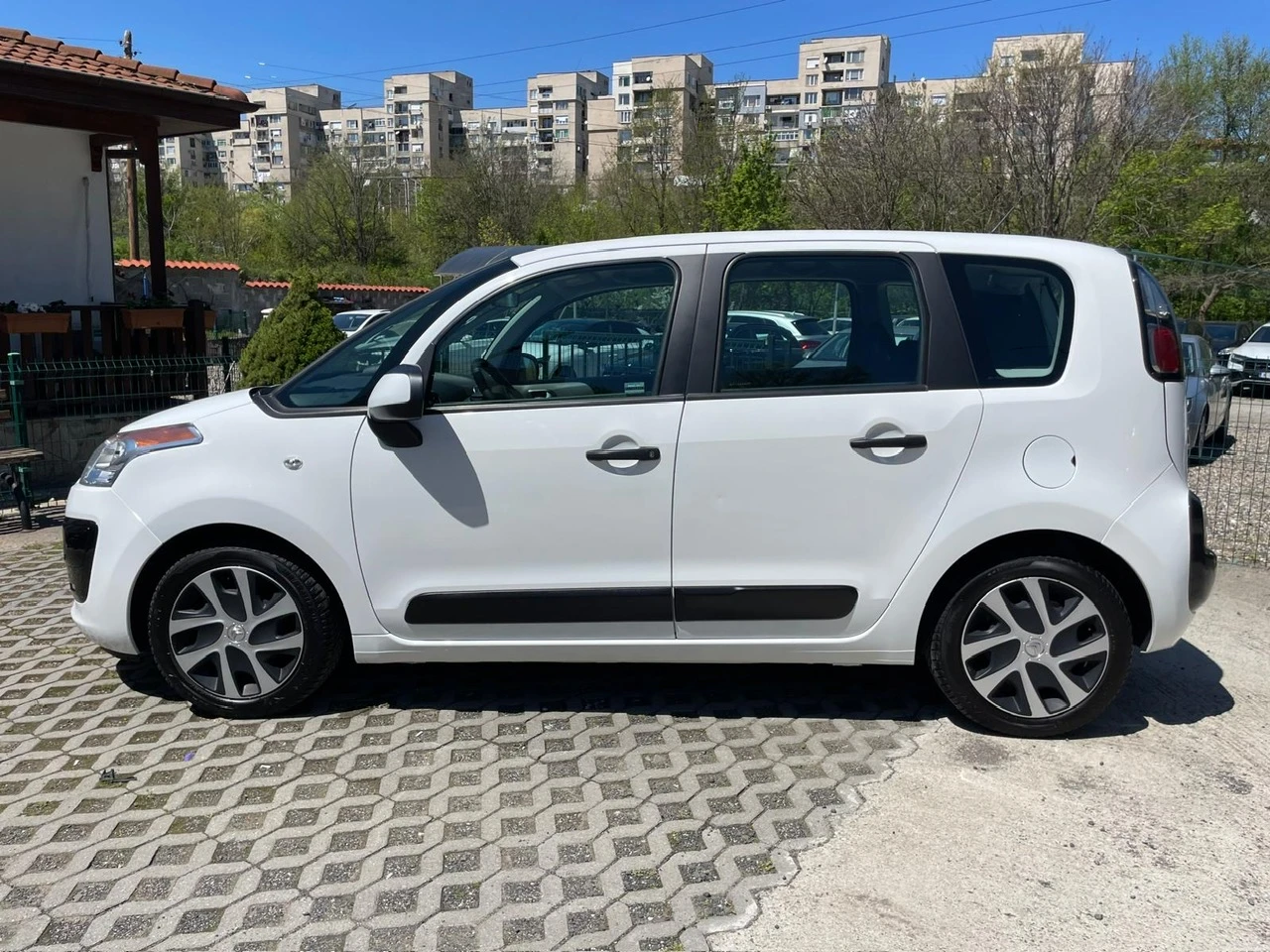 Citroen C3 Picasso 1.4i 16V Facelift, снимка 7 - Автомобили и джипове - 54324583