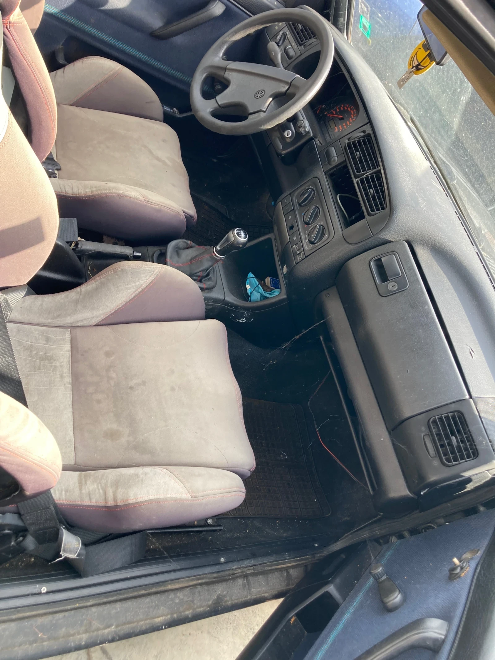 VW Golf ABF DOCH 150ps, снимка 4 - Автомобили и джипове - 54766468