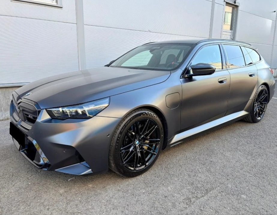 BMW M5 Hybrid Touring 70km Electric Range, снимка 2 - Автомобили и джипове - 54791259
