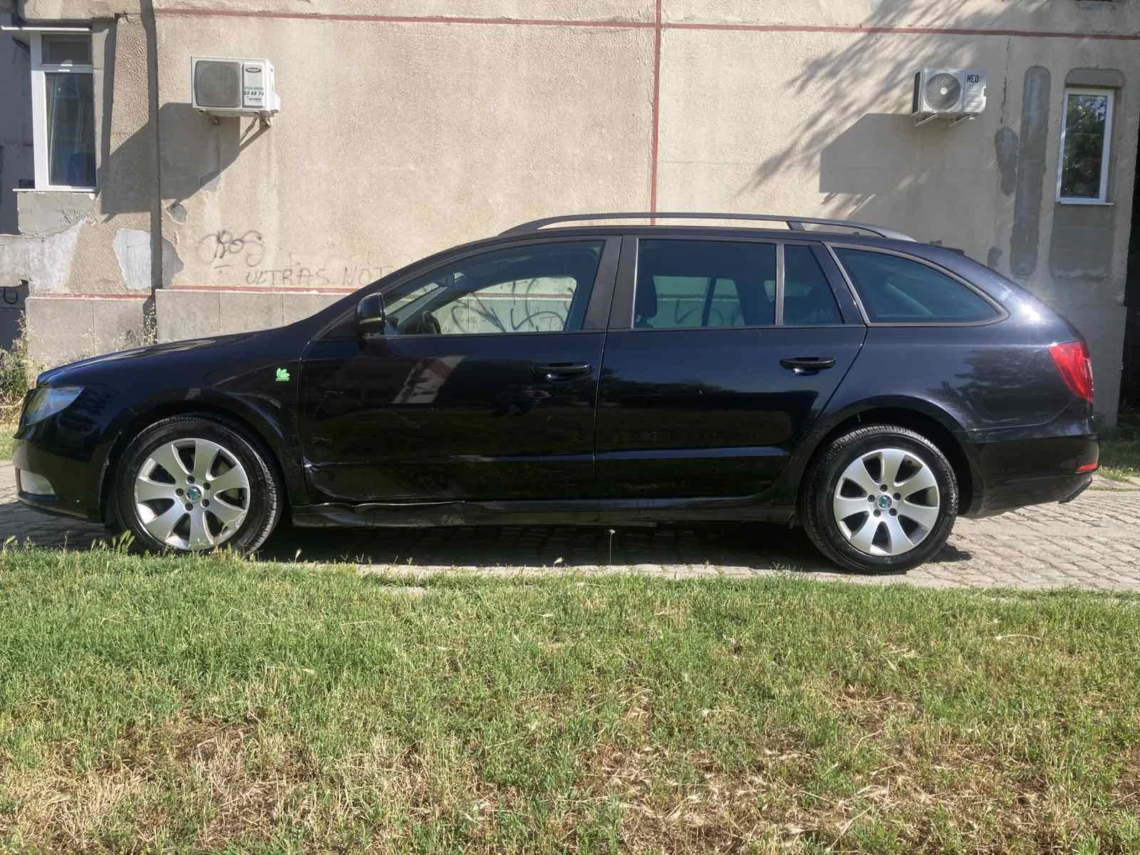 Skoda Superb 1.6TDI Внос Холандия 215хил км, снимка 3 - Автомобили и джипове - 54816724
