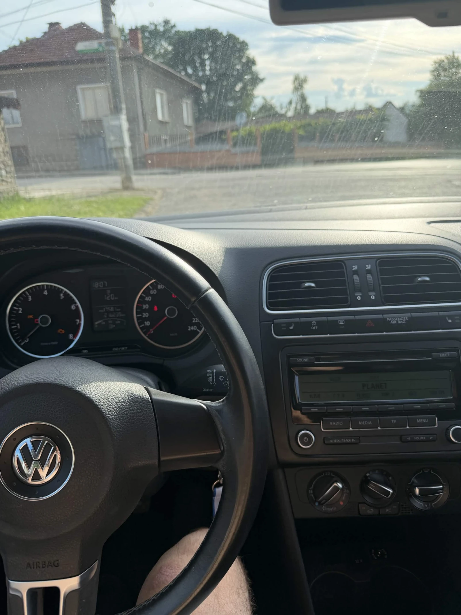 VW Polo 1.4i , снимка 8 - Автомобили и джипове - 54987011