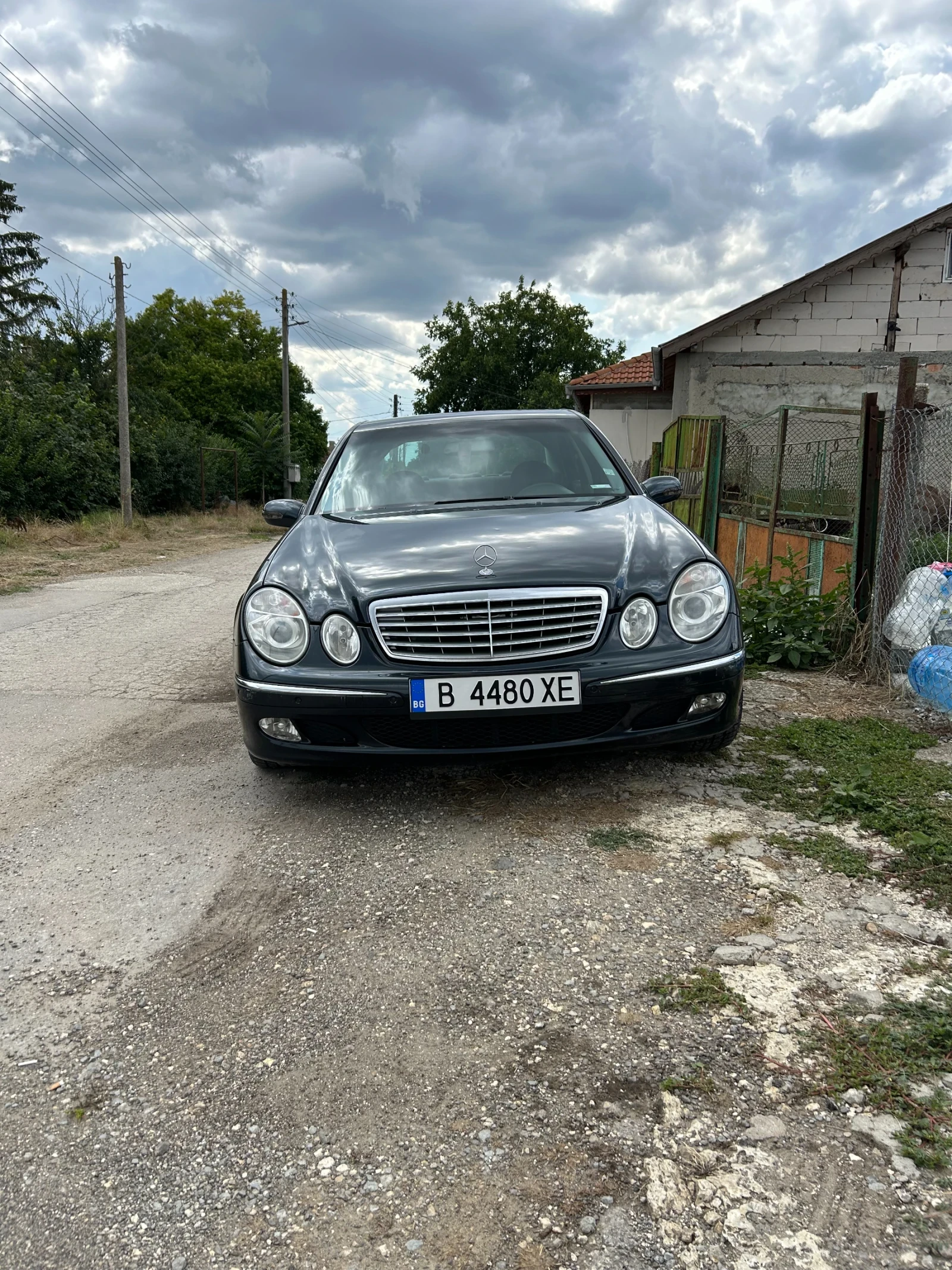 Mercedes-Benz E 270, снимка 8 - Автомобили и джипове - 55413561