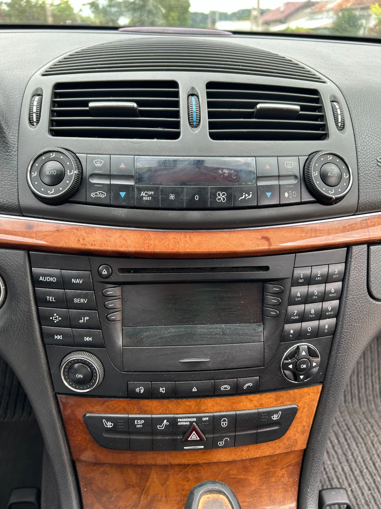 Mercedes-Benz E 270, снимка 3 - Автомобили и джипове - 55413561