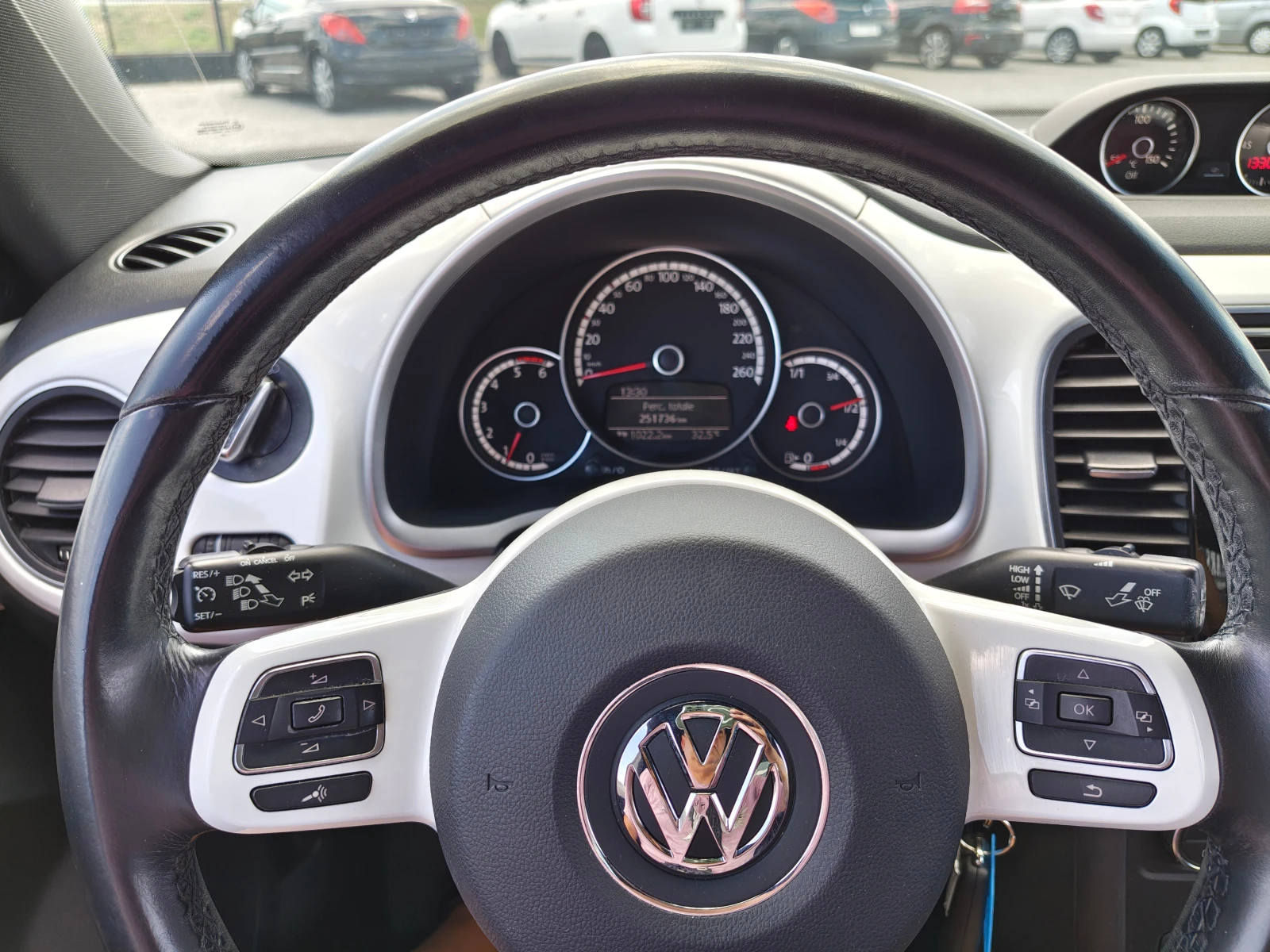 VW Beetle 1.6  TDI, снимка 14 - Автомобили и джипове - 55847192