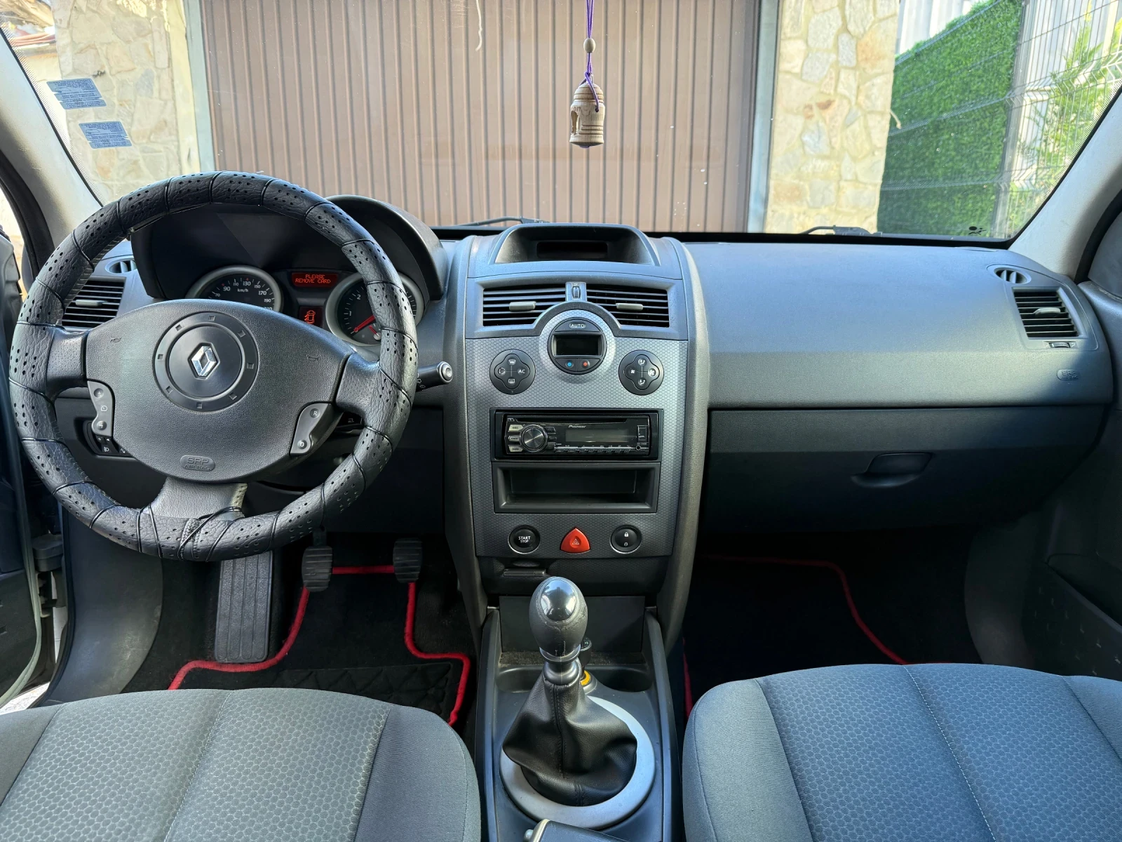 Renault Megane 1.9dci, снимка 7 - Автомобили и джипове - 56582411