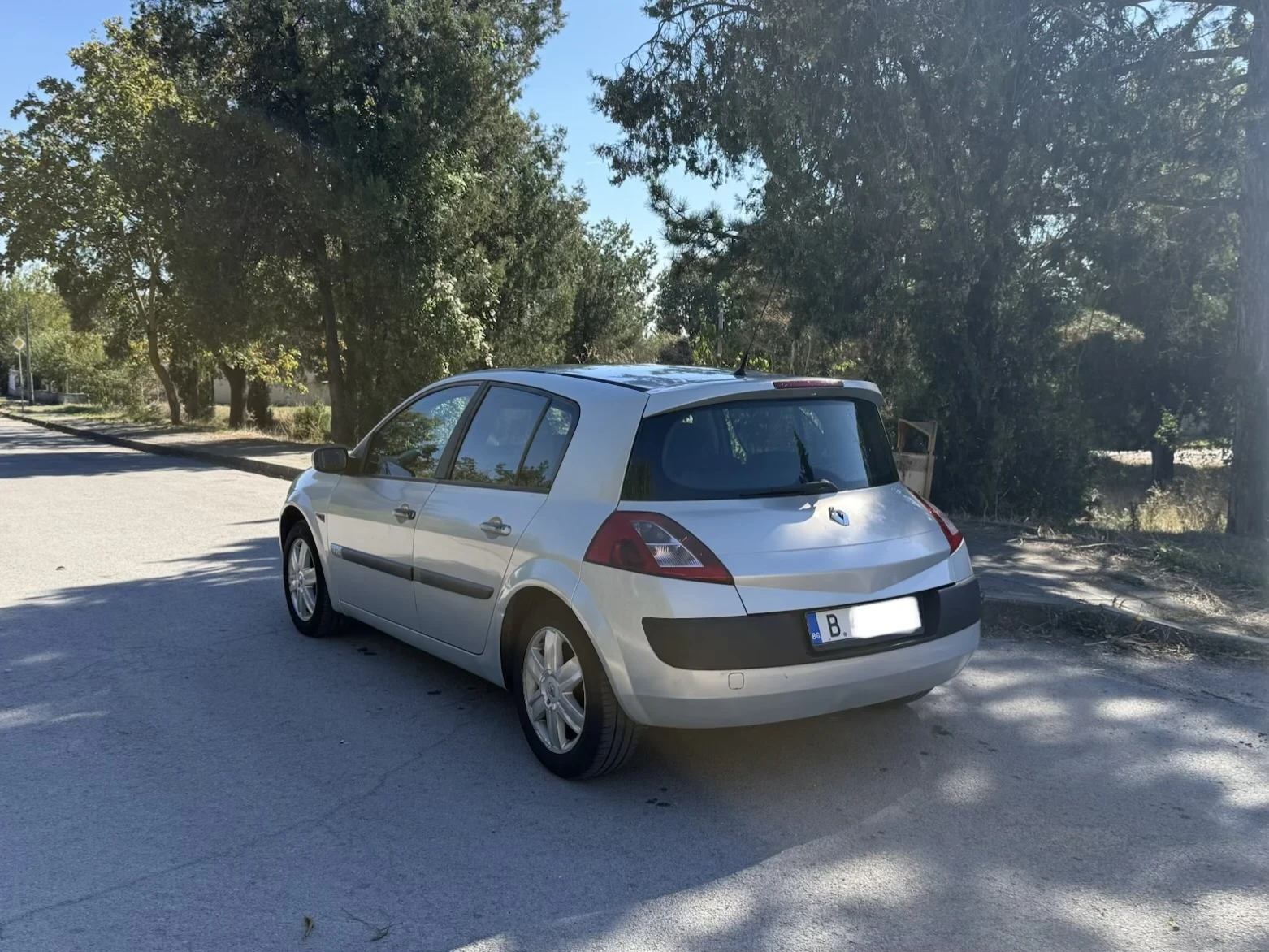 Renault Megane 1.9dci, снимка 3 - Автомобили и джипове - 56582411