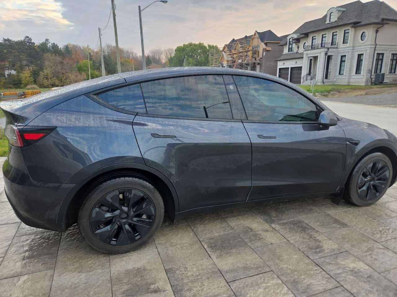 Tesla Model Y Long Range * CARFAX * ВЪЗМОЖНО ФИНАНСИРАНЕ * , снимка 3 - Автомобили и джипове - 56745218