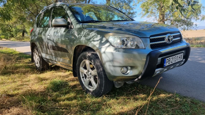 Toyota Rav4 136 кс, снимка 3 - Автомобили и джипове - 47580110