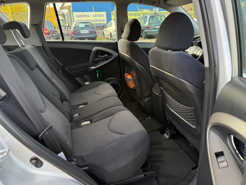 Toyota Rav4 2.2 D4D 136 K.C, снимка 17 - Автомобили и джипове - 52505515