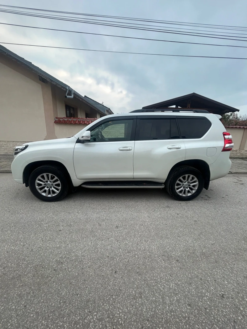 Toyota Land cruiser 150 Invincible D-4D 3.0, снимка 4 - Автомобили и джипове - 52640769