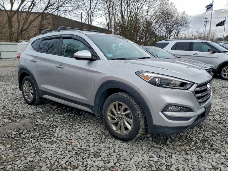 Hyundai Tucson SE, снимка 8 - Автомобили и джипове - 52851907