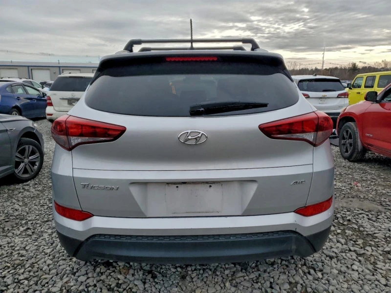 Hyundai Tucson SE, снимка 5 - Автомобили и джипове - 52851907