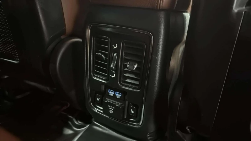 Jeep Grand cherokee 2018 Summit * CARFAX * БЕЗ ПЪРВОНАЧАЛНА ВНОСКА, снимка 11 - Автомобили и джипове - 53175238