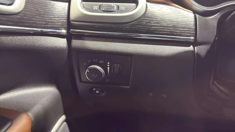 Jeep Grand cherokee 2018 Summit * CARFAX * БЕЗ ПЪРВОНАЧАЛНА ВНОСКА, снимка 14 - Автомобили и джипове - 53175238