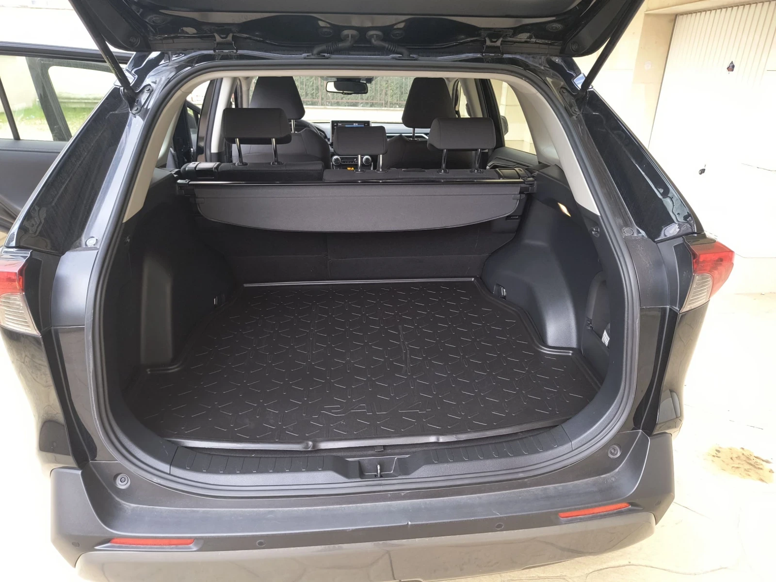 Toyota Rav4 2.5 4х4 AWD-i Executive - изображение 6