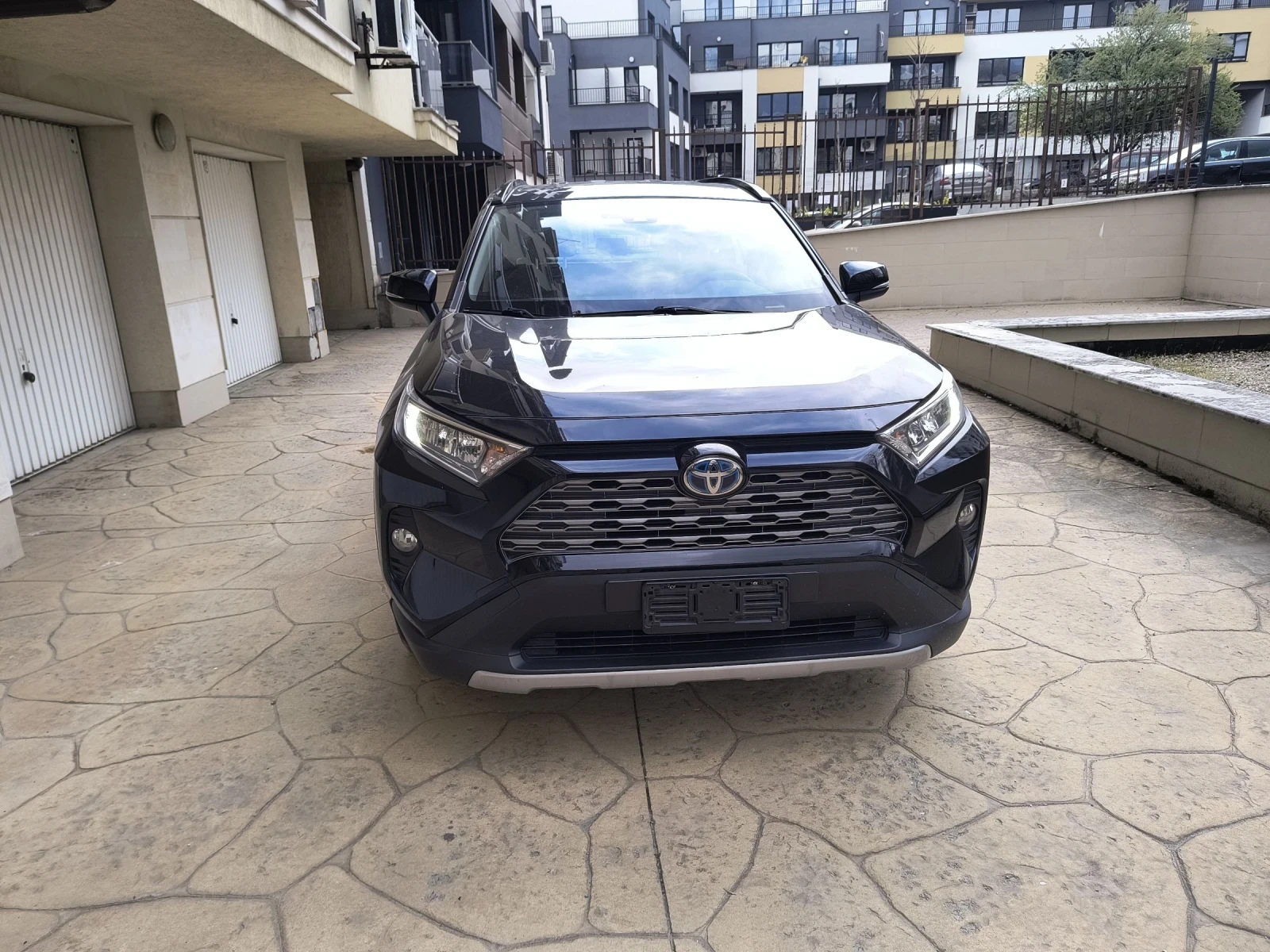 Toyota Rav4 2.5 4х4 AWD-i Executive - изображение 2