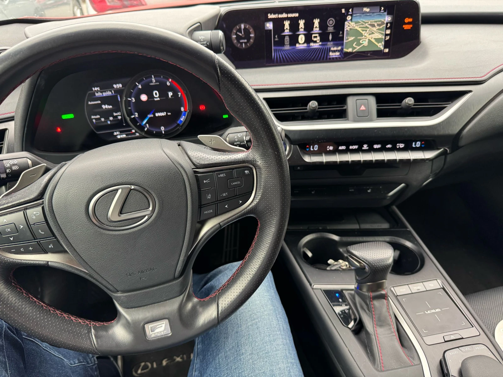 Lexus UX 250h 2.0 HYBRID F-SPORT 89.000km. - изображение 5